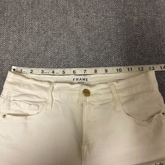 FRAME - Le Skinny De Jeanne Raw Hem Jeans in Blancv - Picture 6 of 8